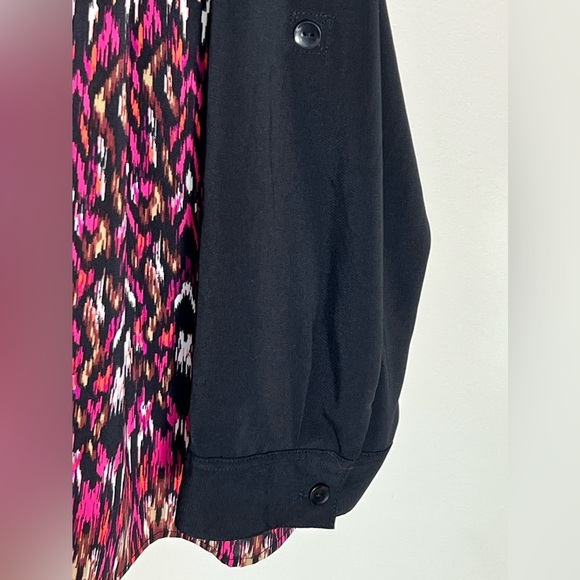 Catherines Blouse Women’s 2X Black Pink Geometric Lightweight Button Up - Picture 4 of 9